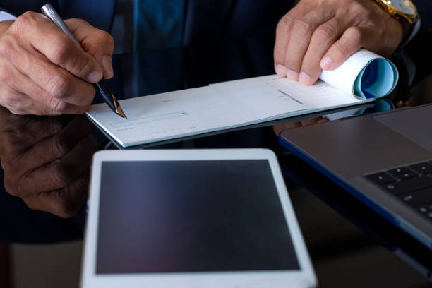 What to Know Before Choosing a Cheque Bounce Lawyer for Rohini Court for Your Legal Matter